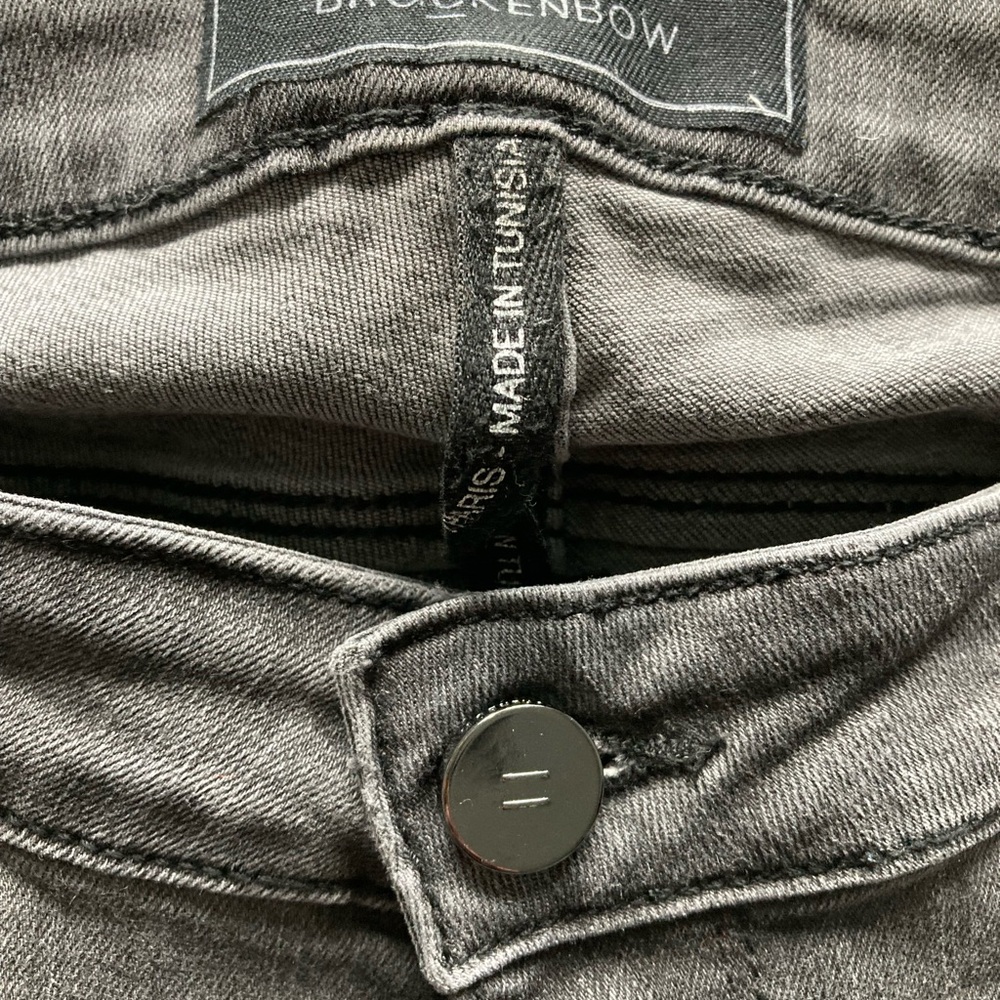 Brokenbow Women's Gray Skinny Jeans Sz. 29